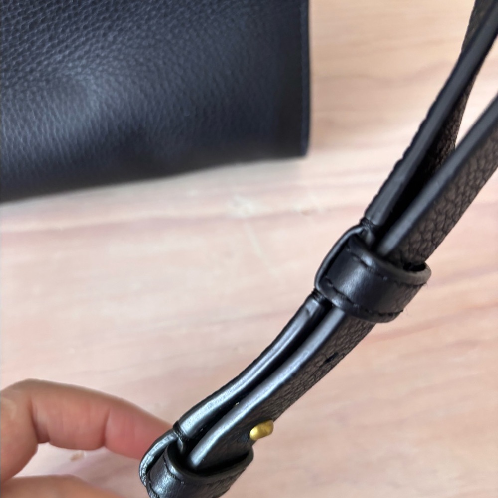 Tory Burch Gemini Link Black Tote Shoulder Bag Buckle is missing - Picture 8 of 9